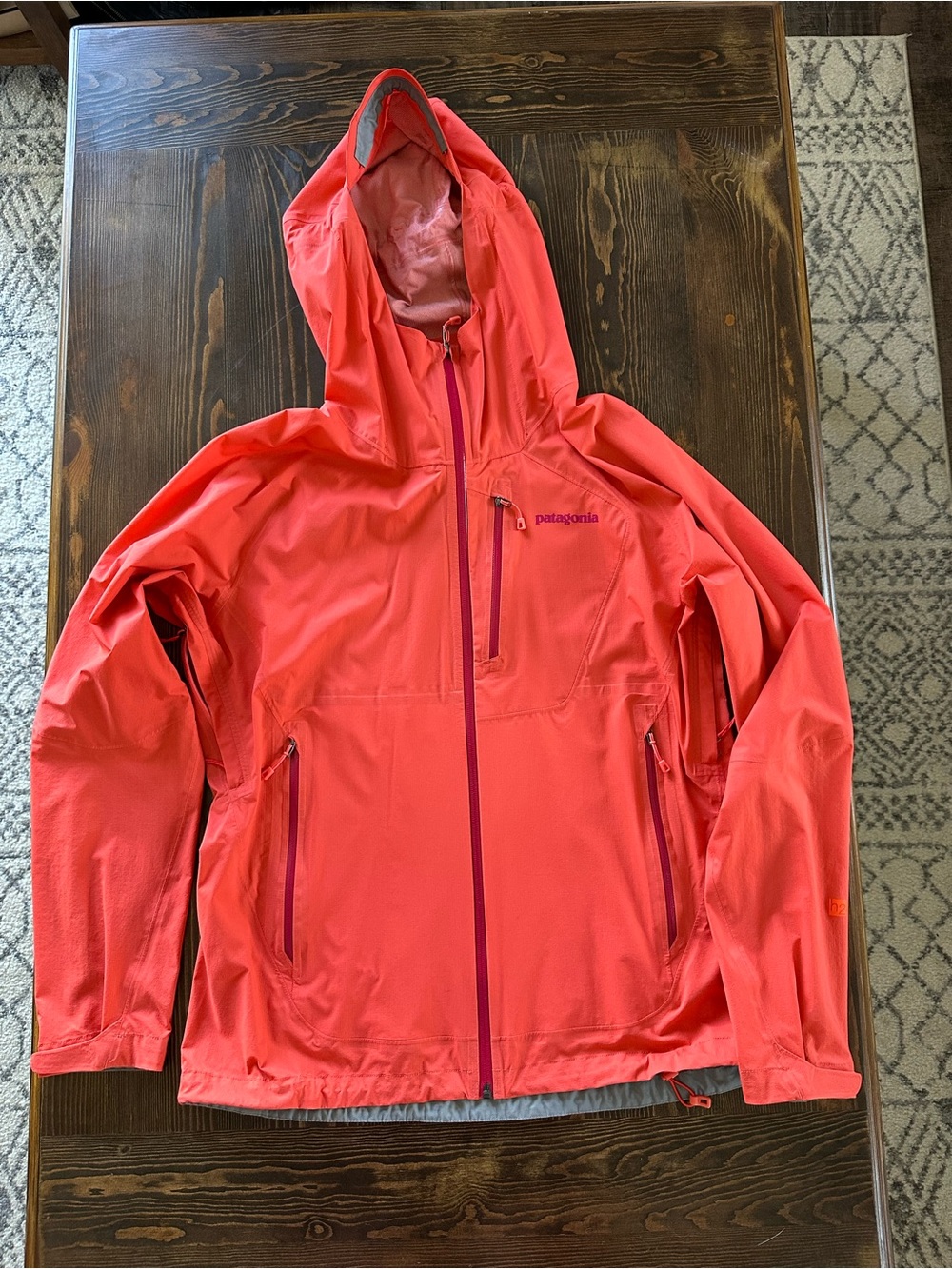 Patagonia Women’s Stretch Rainshadow Jacket Large H2No Waterproof Coral 84810